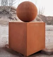 Шар — стальной куб кортен (518929) ∅ 500 мм. Дубна 