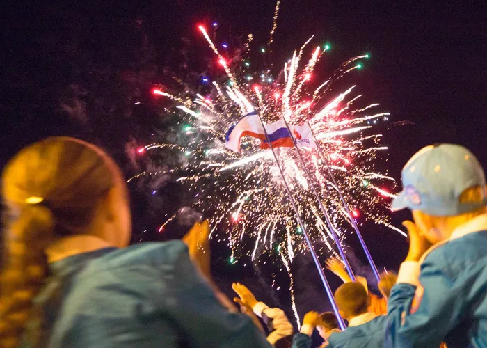 Парковый фейерверк — Дубна <p>
Парковый фейерверк что это и где можно заказать парковый фейерверк на Новый год. Главное, что выделяет парковый фейерверк в списке прочих равных – это высота, на которой срабатывают пиротехнические элементы данного типа фейерверков. По отношению к уровню земли максимальная высота пиротехнического эффекта паркового фейерверка 35-50 метров...<br>
</p> организация и проведение фейерверк шоу от магазина пиротехники  | dubna.piroclub.ru