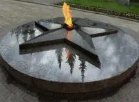 Звезда на пьедестале из черного гранита (518210) монтаж комплект горелка ГВД 379 10 89 00 ПС вечный огонь ø 1100 мм. монолит - массив  в Дубне