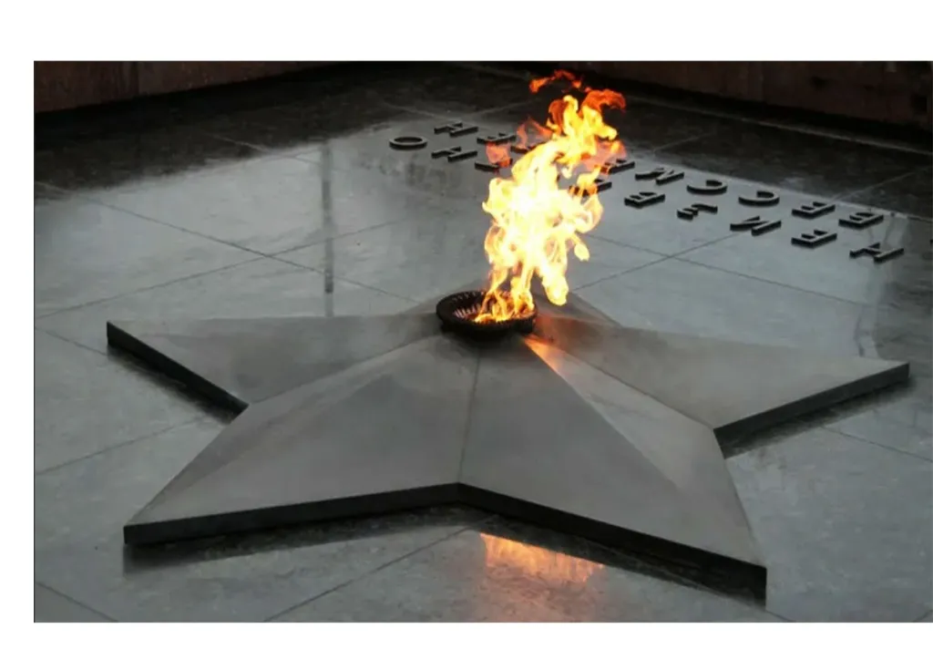 Звезда вечного огня из чугуна в Дубне